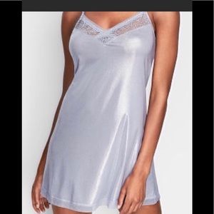 VS silver metallic slip adjustable straps